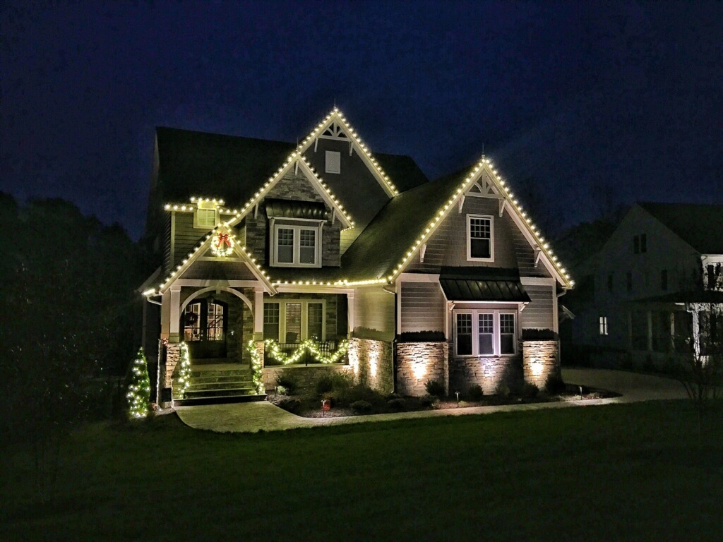 Hang Christmas Lights Near Me